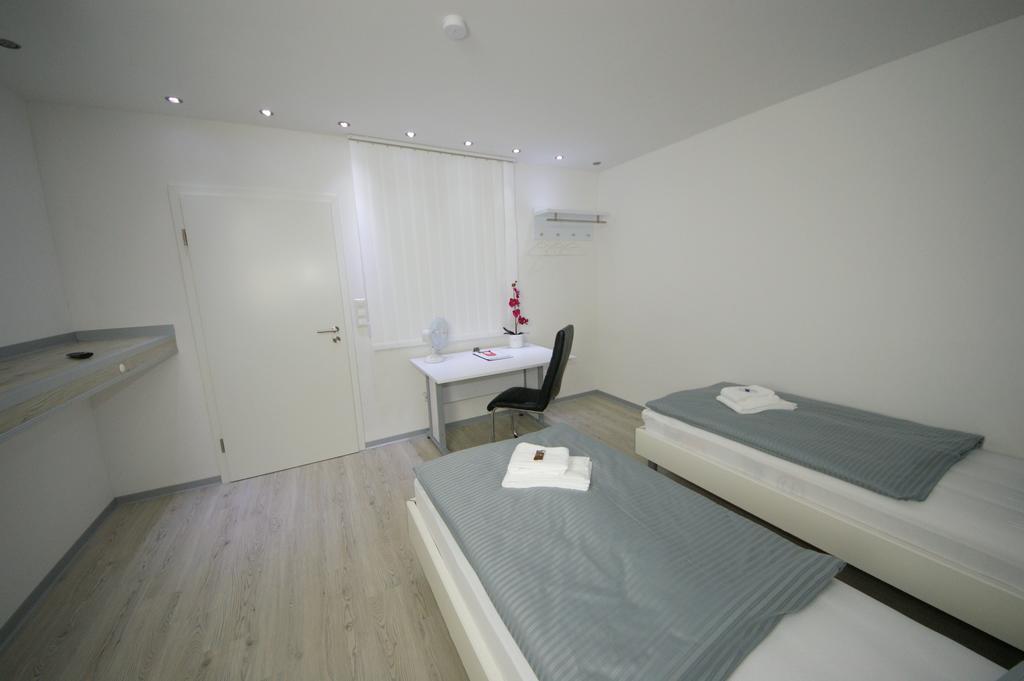 Hotel Am Rosenplatz,24 Stunden Check In, Kostenfreie Parkplaetze Brechtorf Camera foto