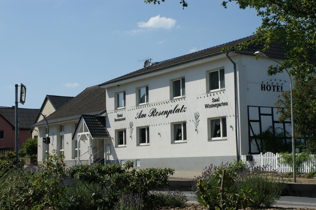 Hotel Am Rosenplatz,24 Stunden Check In, Kostenfreie Parkplaetze Brechtorf Esterno foto