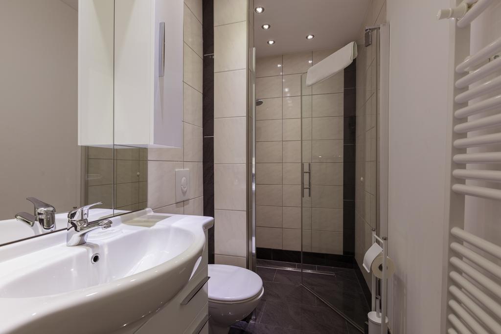 Hotel Am Rosenplatz,24 Stunden Check In, Kostenfreie Parkplaetze Brechtorf Esterno foto